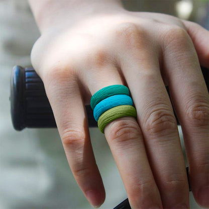 Jungle pattern silicone rings worn on hand